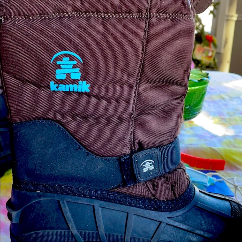 Nearly new pair of Kamik brown snow boots size 2 boys.